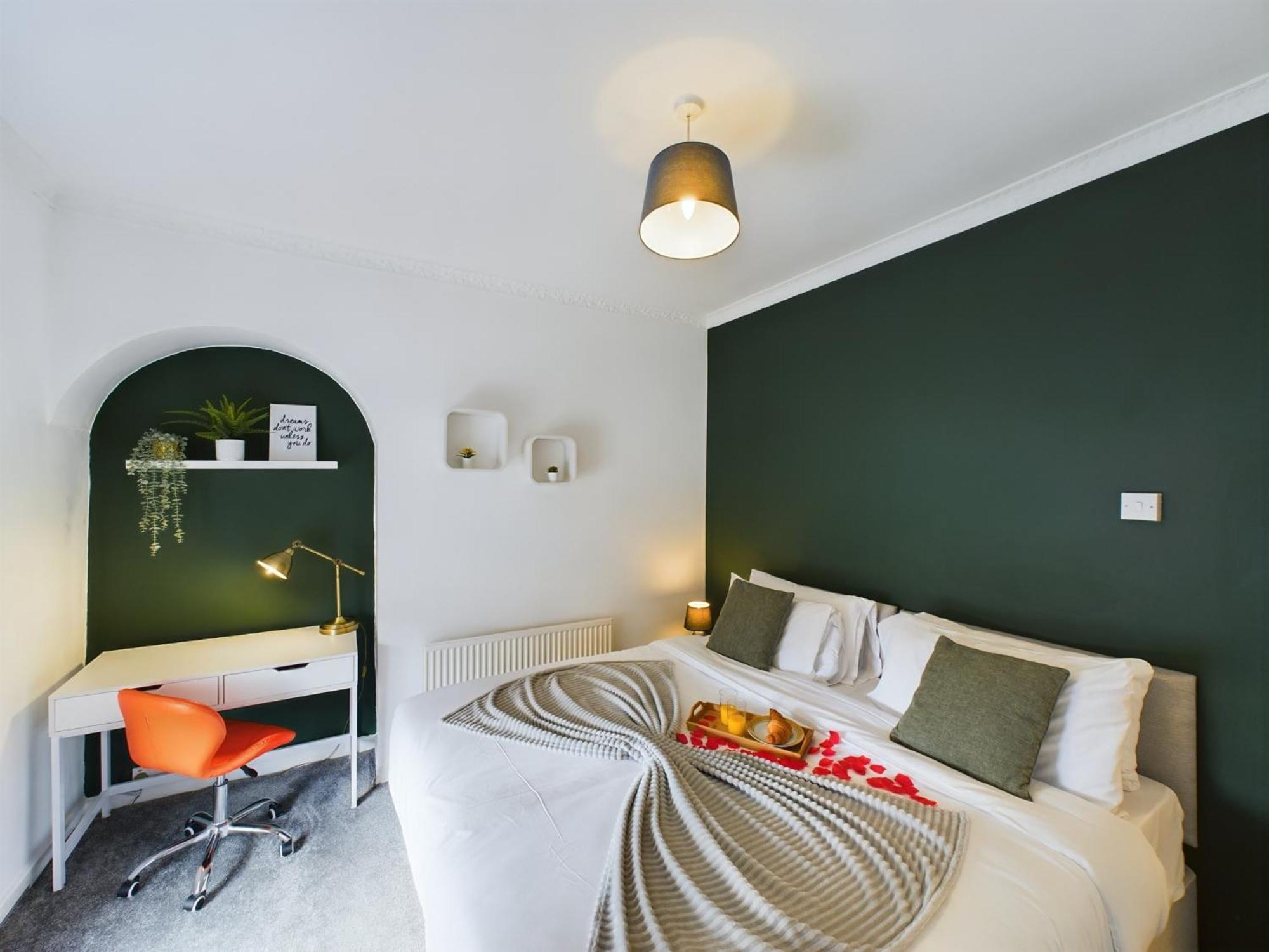 Charming Apartments - Cosy Retreat - Short Drive To City Centre - Free Parking Liverpool Extérieur photo