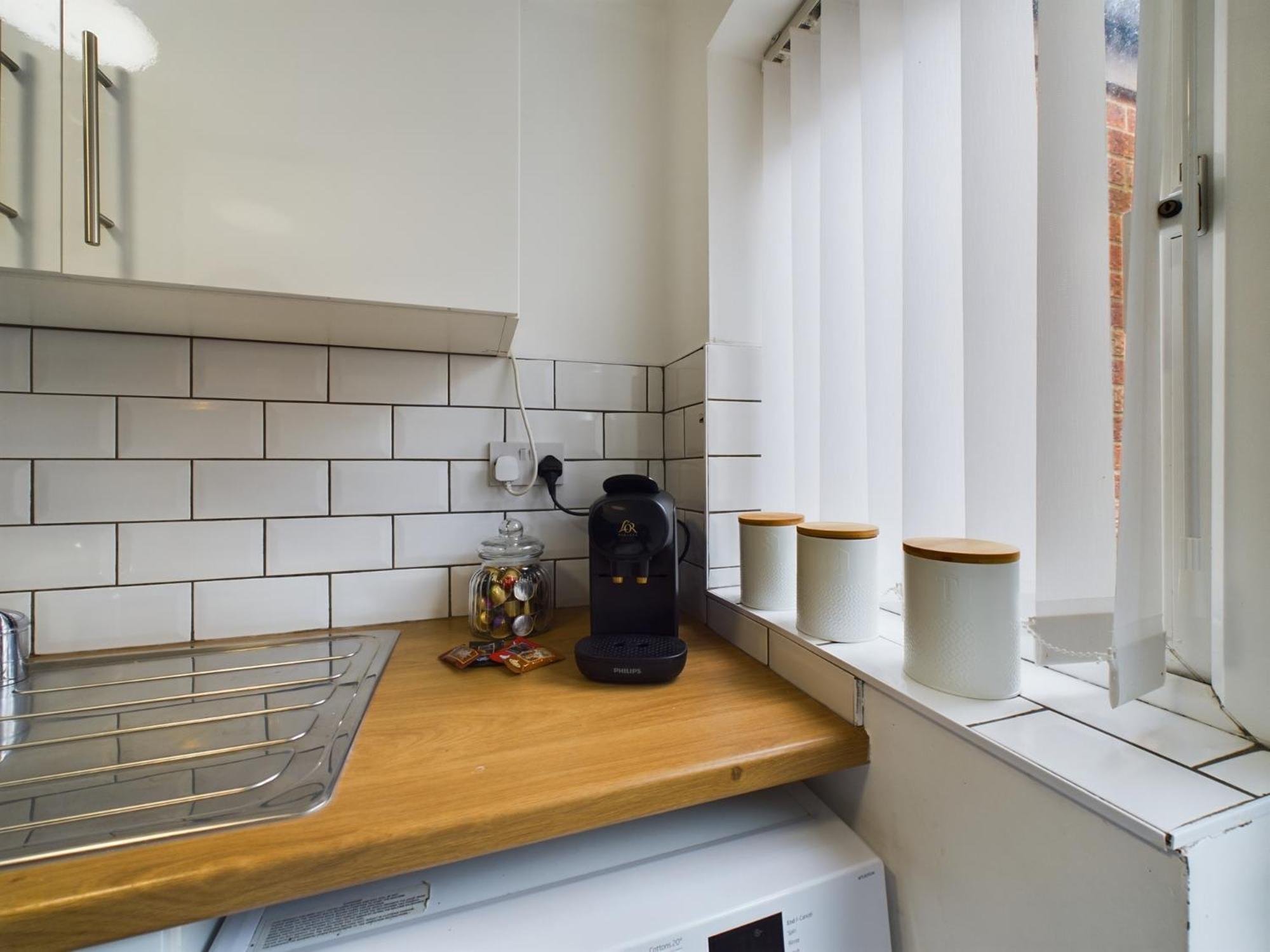 Charming Apartments - Cosy Retreat - Short Drive To City Centre - Free Parking Liverpool Extérieur photo
