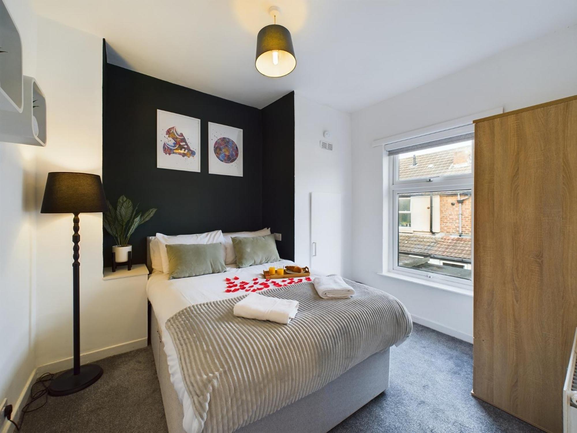 Charming Apartments - Cosy Retreat - Short Drive To City Centre - Free Parking Liverpool Extérieur photo