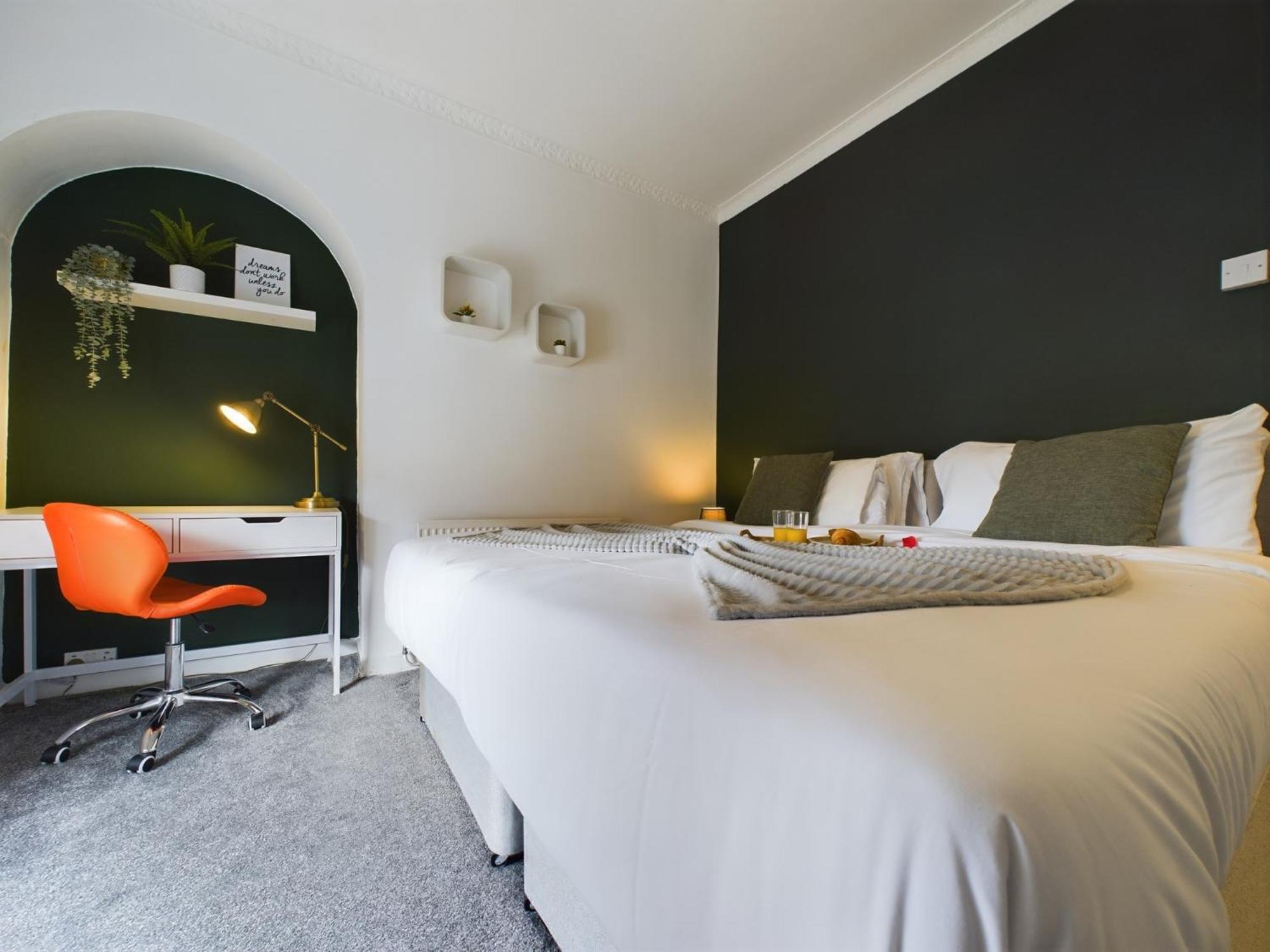 Charming Apartments - Cosy Retreat - Short Drive To City Centre - Free Parking Liverpool Extérieur photo